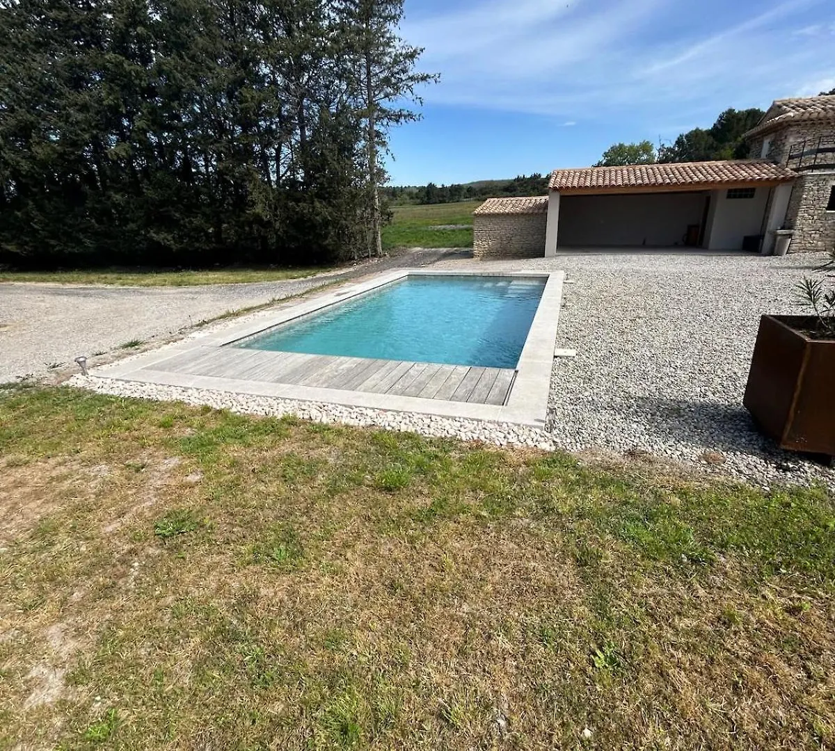 Holiday home Charmante Maison Avec Piscine Et Grand Jardin L'Isle-sur-la-Sorgue
